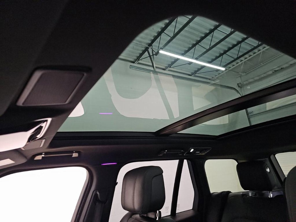 Used 2022 Land Rover Range Rover Westminster Edition image 8