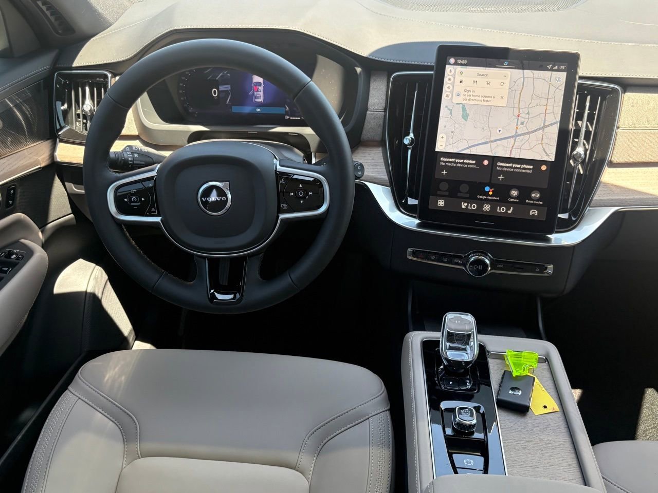 New 2026 Volvo XC90 B6 Plus w/ Protection Package Premier image 12