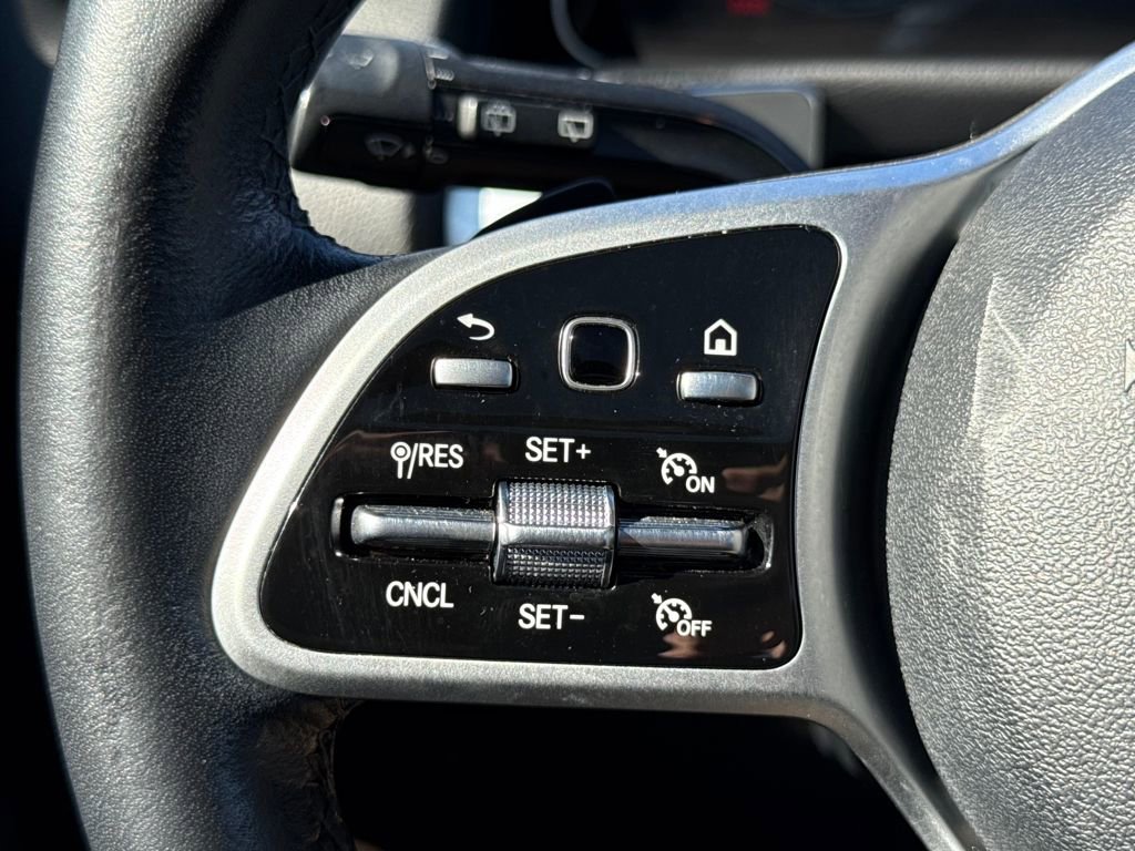 Used 2021 Mercedes-Benz GLB 250 4MATIC image 30