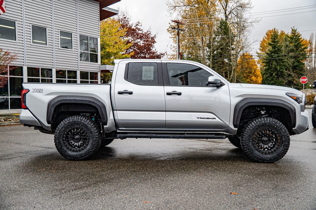 Used 2025 Toyota Tacoma TRD Off-Road image 4