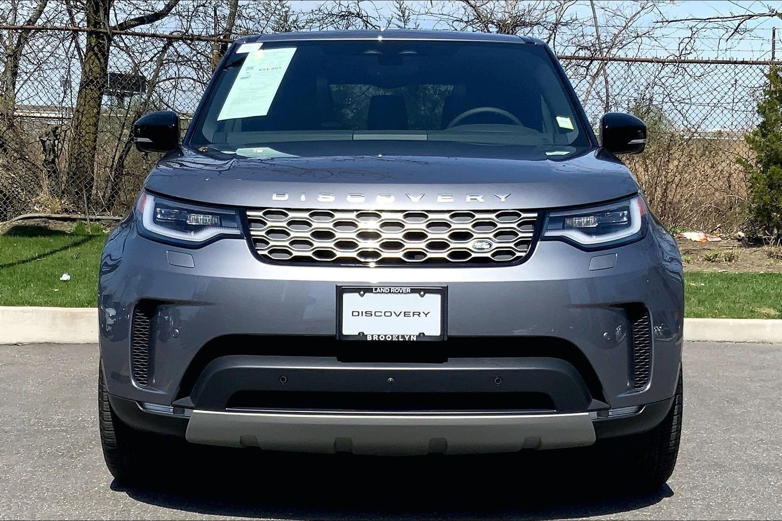 Used 2025 Land Rover Discovery S AWD/4WD image 3