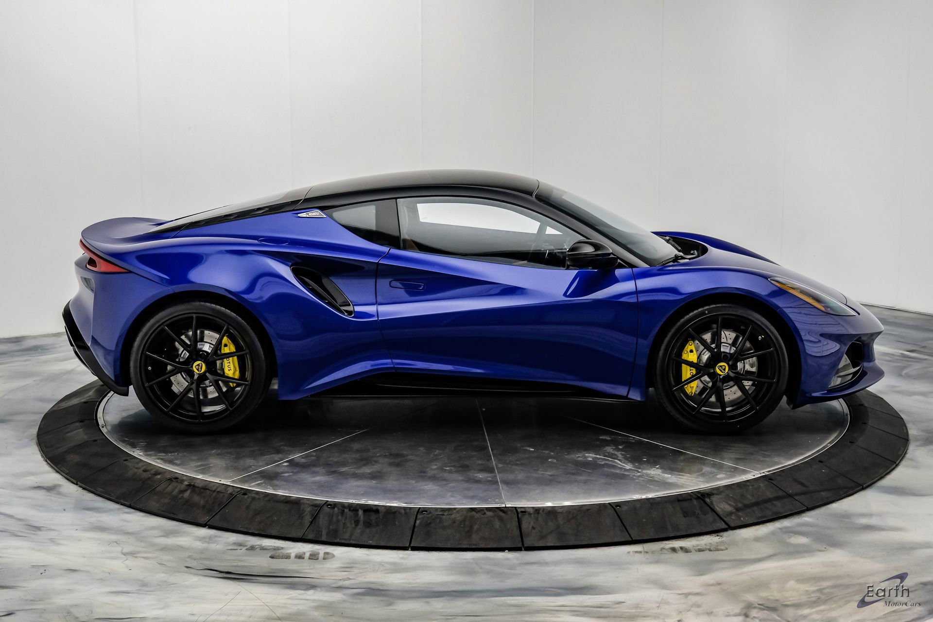 Used 2026 Lotus Emira SE RWD image 28