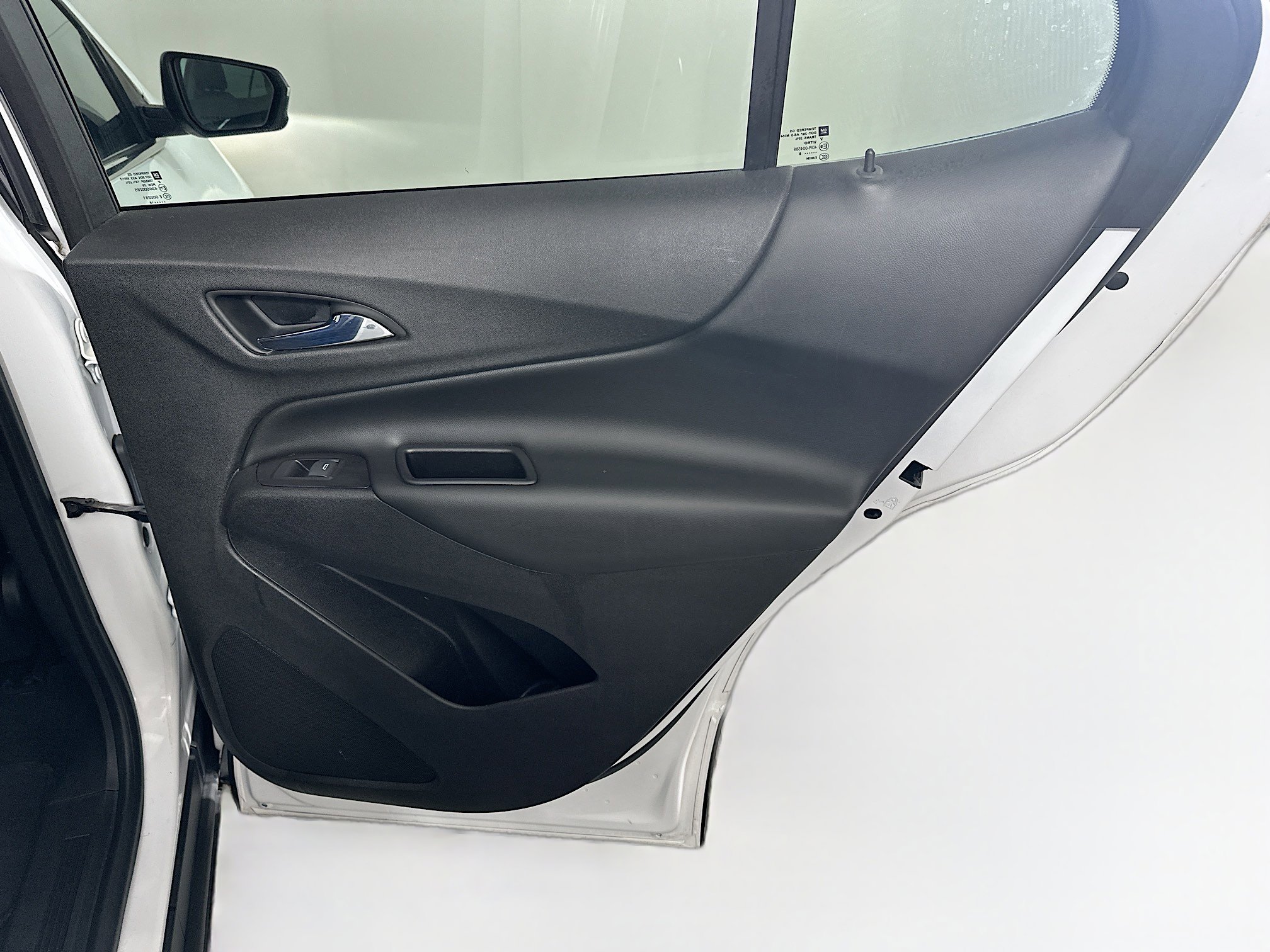 Used 2018 Chevrolet Equinox LT image 29