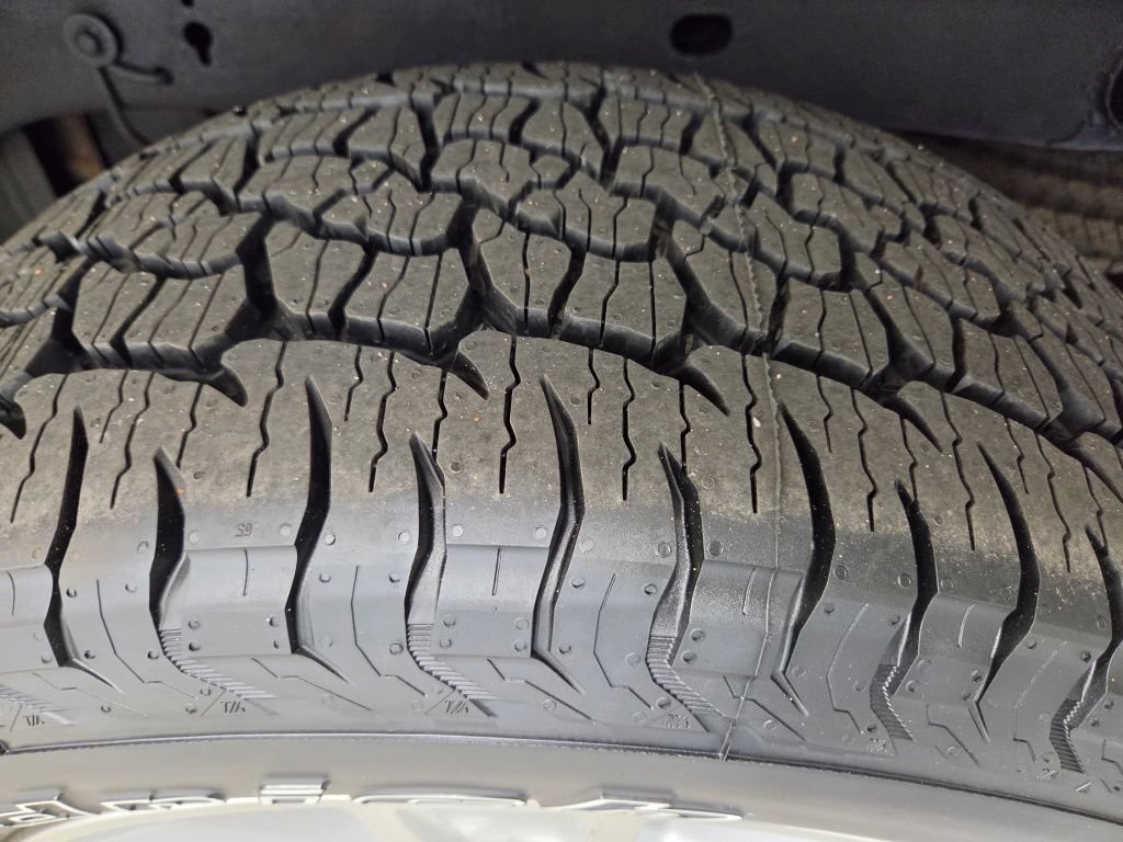 Used 2017 GMC Sierra 1500 SLE w/ SLE Value Package AWD/4WD image 13