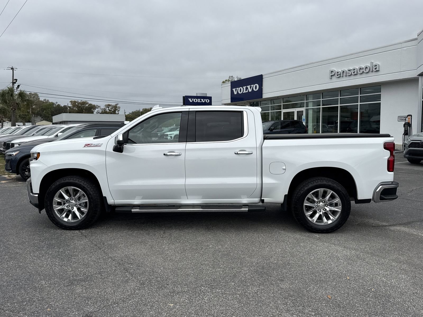Used 2021 Chevrolet Silverado 1500 LTZ w/ LTZ Premium Package image 2