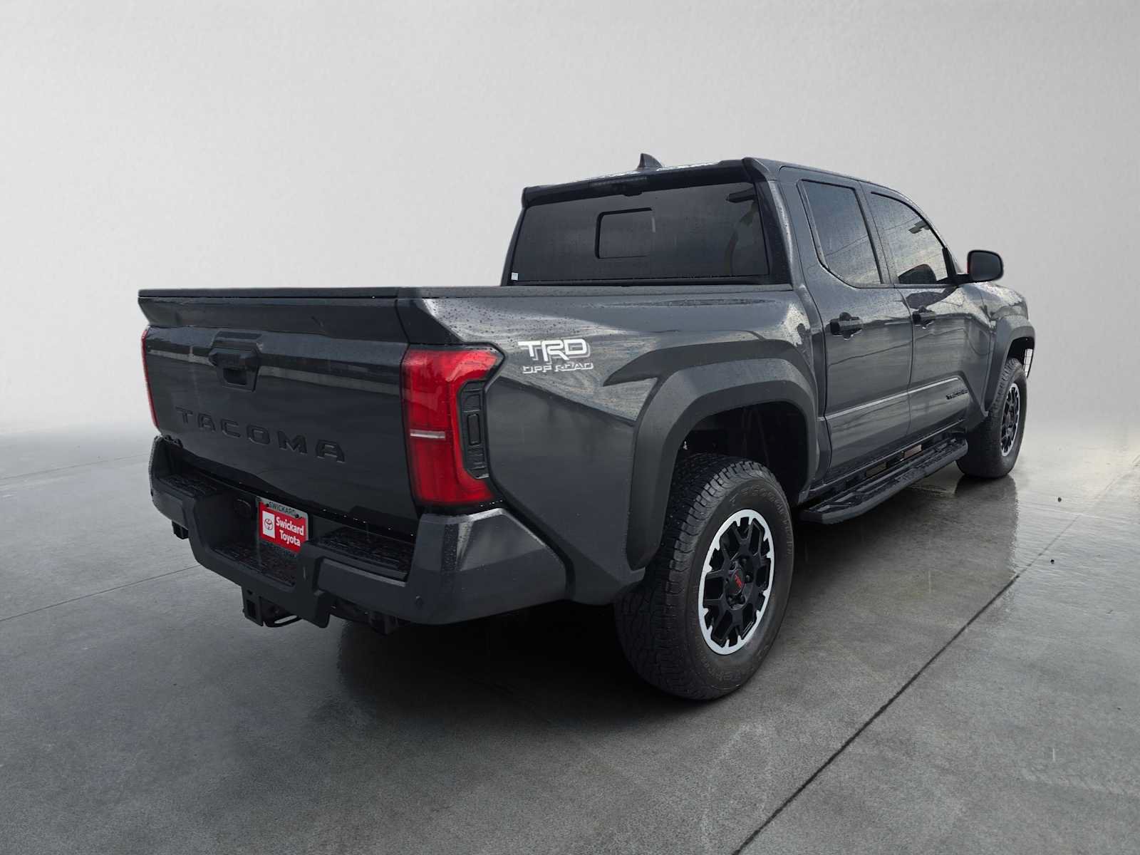 Used 2024 Toyota Tacoma TRD Off-Road w/ TRD Off Road Premium Package AWD/4WD image 4