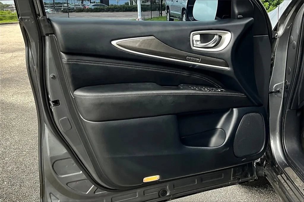 Used 2019 INFINITI QX60 Luxe w/ Essential Package image 23