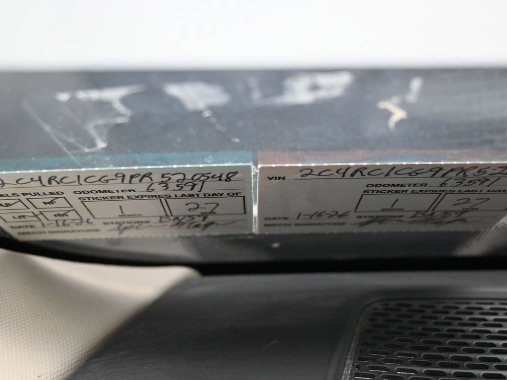 Used 2023 Chrysler Voyager LX image 10