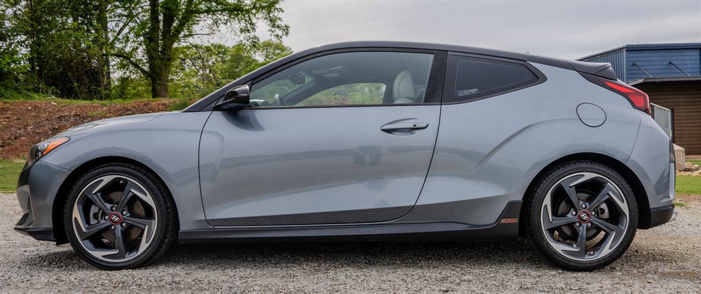 Used 2019 Hyundai Veloster Turbo Ultimate image 2