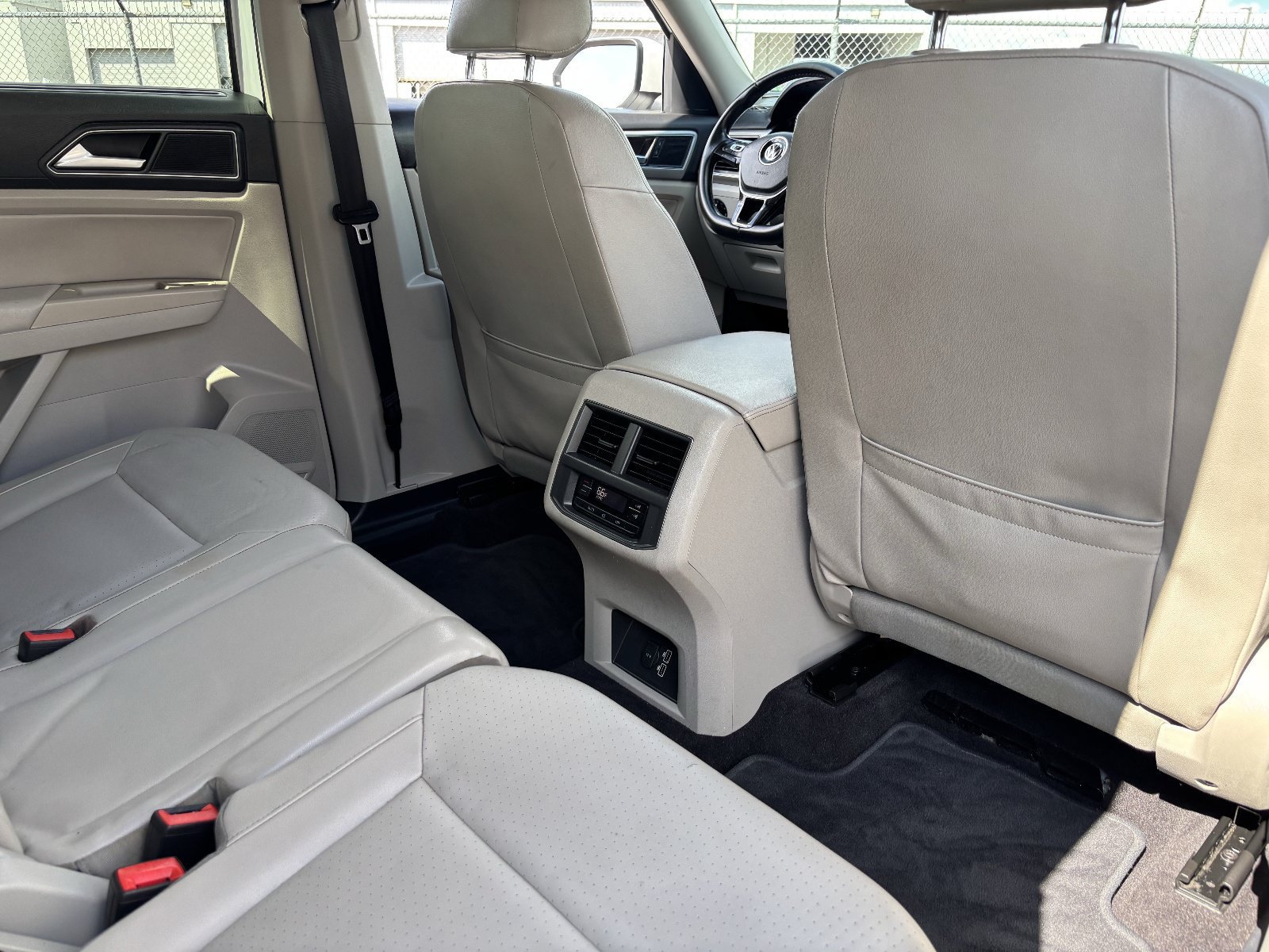 Used 2018 Volkswagen Atlas SE AWD/4WD image 14