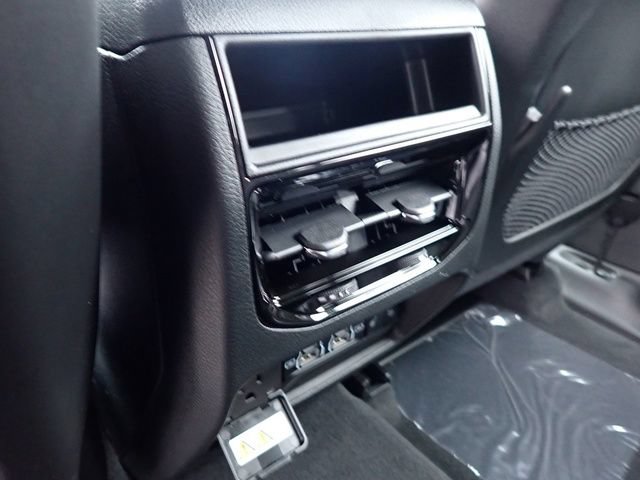 New 2025 Jeep Grand Cherokee Limited w/ Black Appearance Package AWD/4WD image 15
