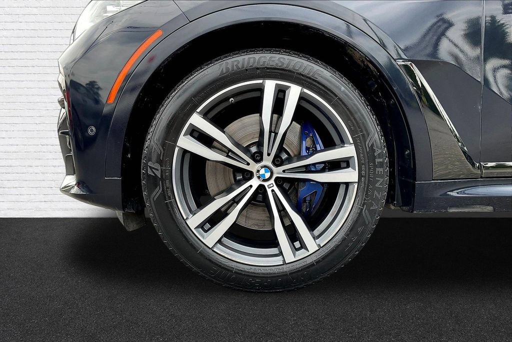Used 2021 BMW X7 xDrive40i w/ M Sport Package AWD/4WD image 32