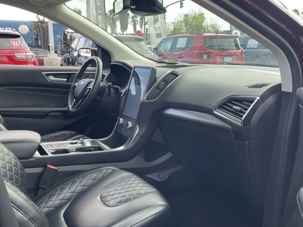 Used 2024 Ford Edge Titanium image 19