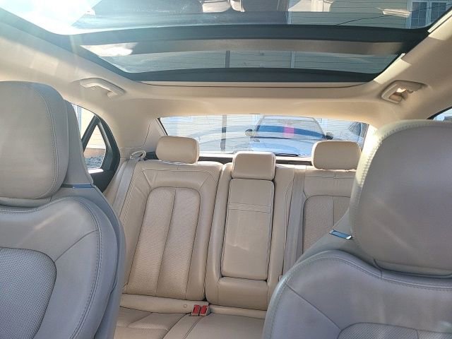 Used 2018 Lincoln Continental Reserve AWD/4WD image 15