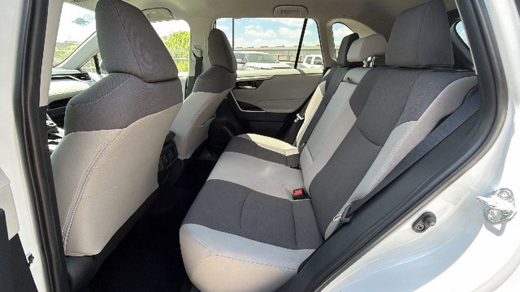 Certified 2025 Toyota RAV4 XLE image 34