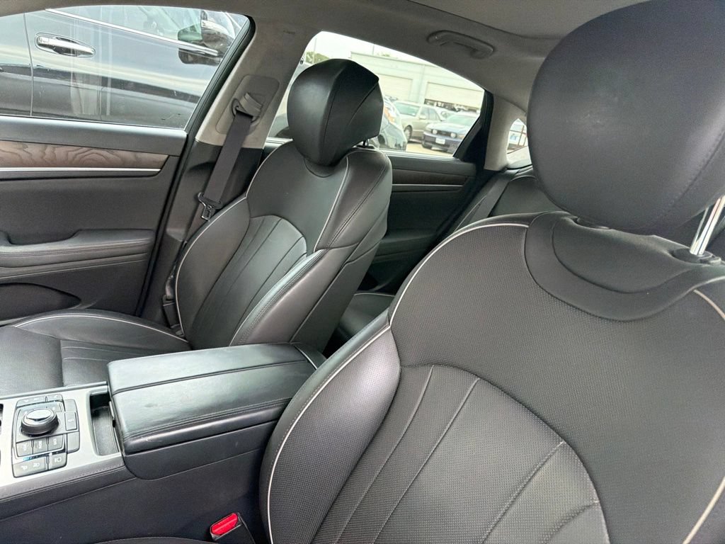 Used 2018 Genesis G80 5.0 Ultimate RWD image 5