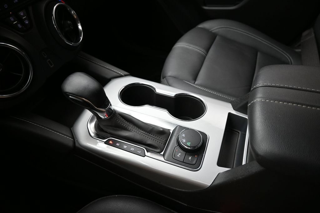 Used 2024 Chevrolet Blazer LT w/ Midnight/Sport Edition FWD image 10