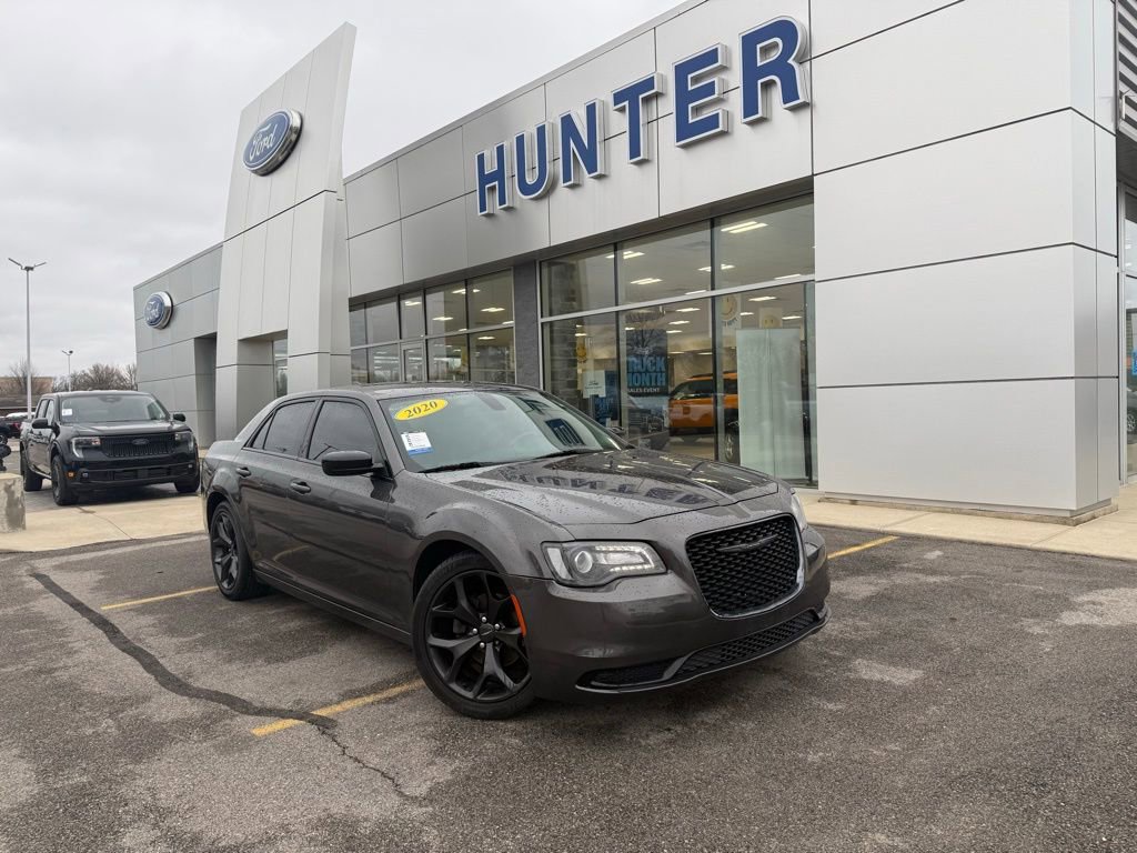 Used 2020 Chrysler 300 Touring w/ Sport Appearance Package image 1