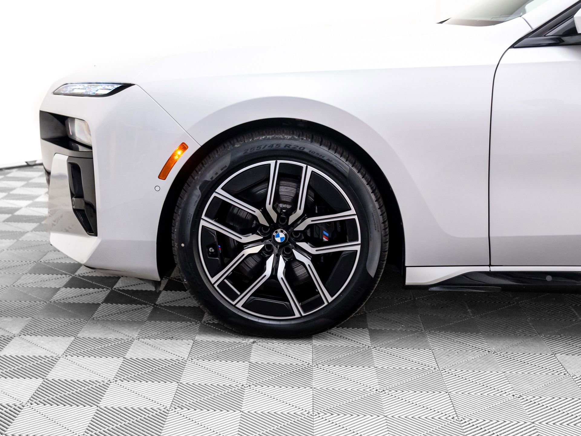 Certified 2024 BMW 760i xDrive image 36