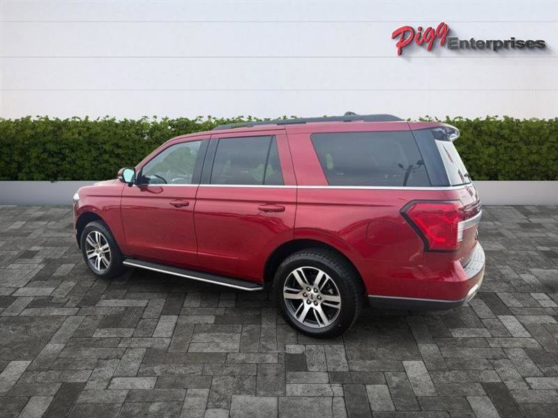 Used 2022 Ford Expedition XLT AWD/4WD image 4
