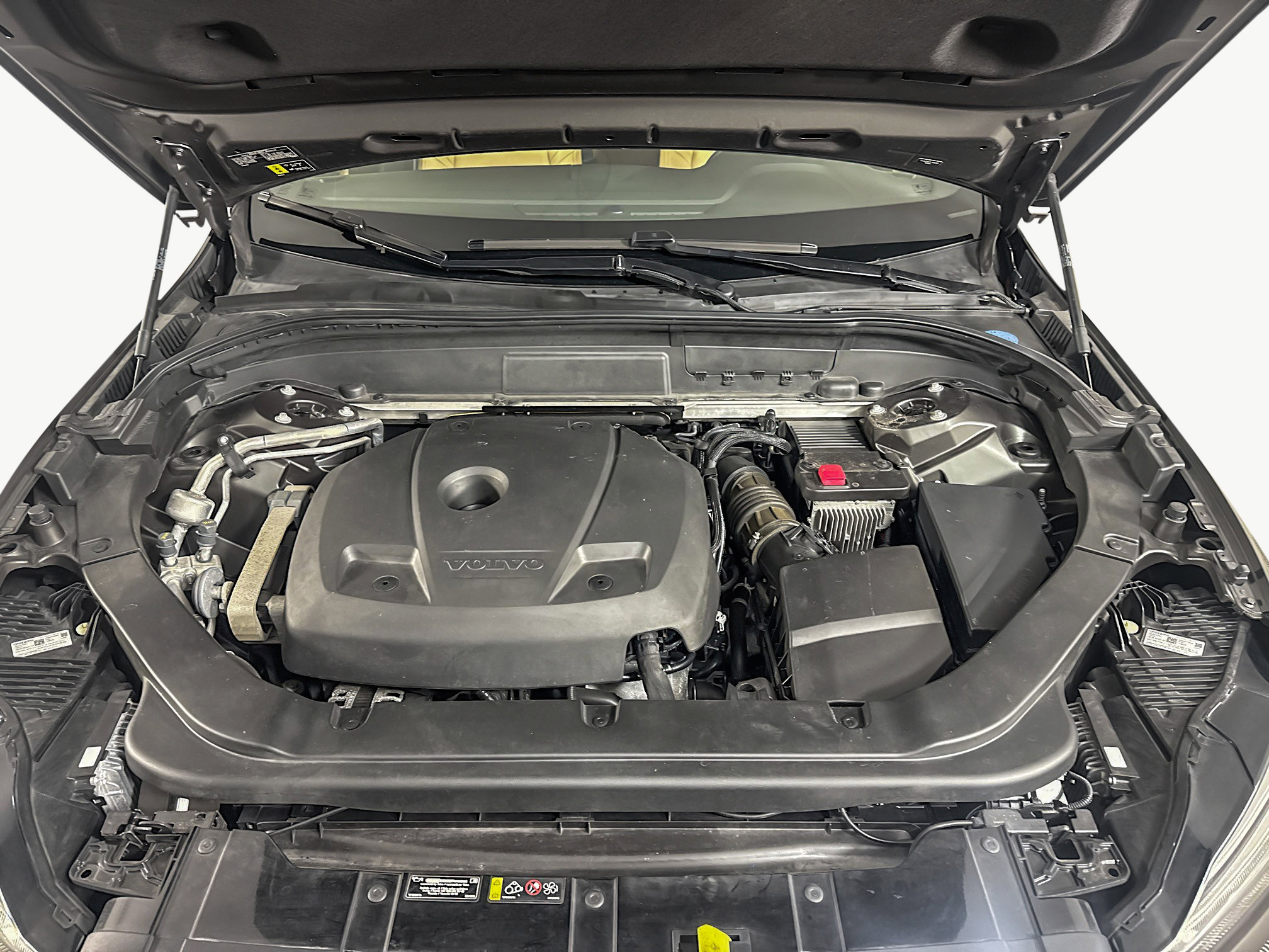 Used 2020 Volvo XC60 T6 Momentum image 39