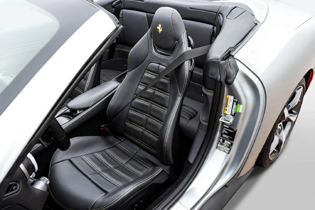 Certified 2022 Ferrari Portofino M RWD image 6