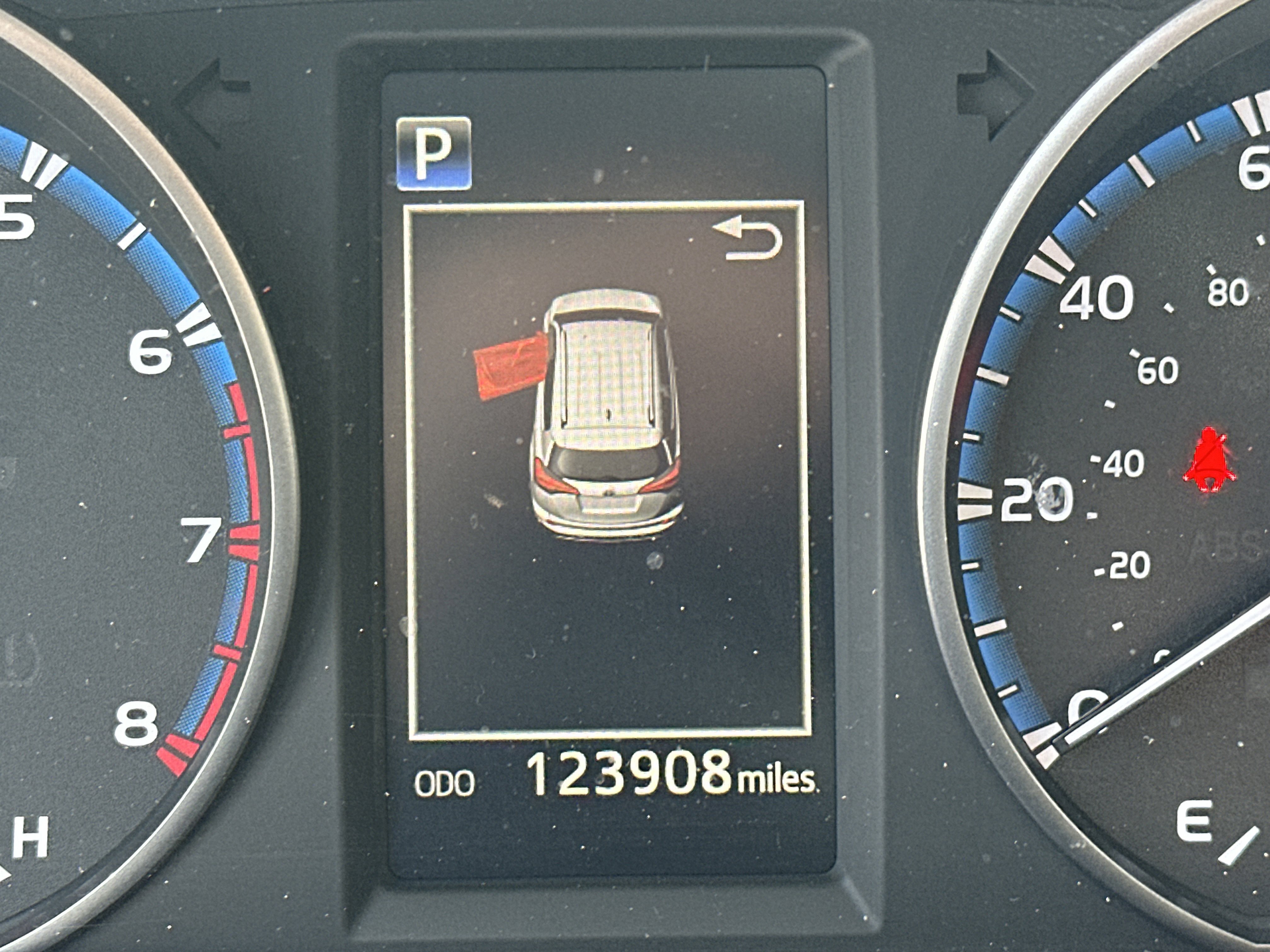 Used 2018 Toyota RAV4 LE image 22