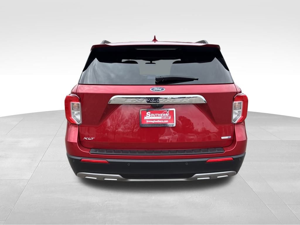 Used 2020 Ford Explorer XLT w/ Equipment Group 202A image 4