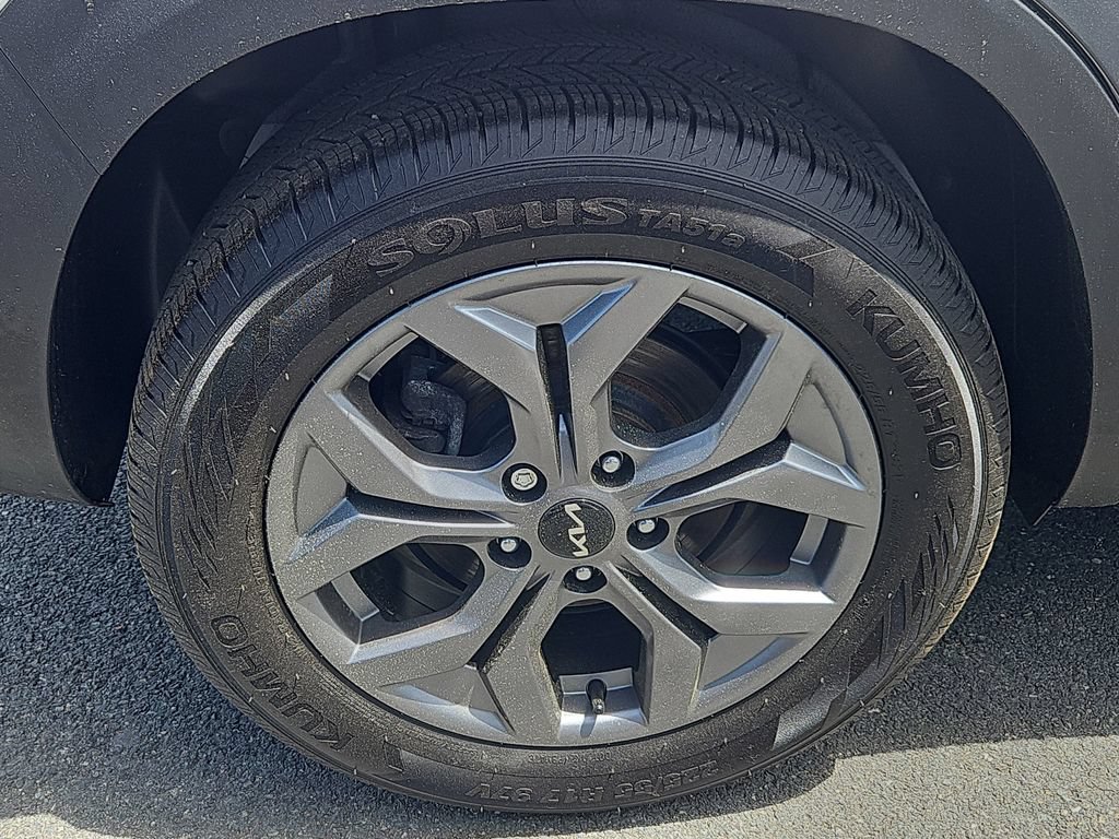 Certified 2025 Kia Seltos LX AWD/4WD image 9