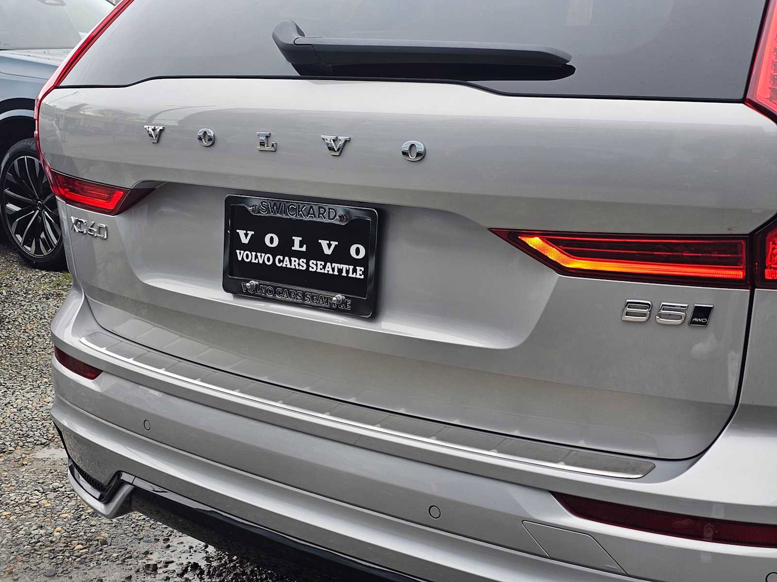 Certified 2025 Volvo XC60 B5 Core w/ Protection Package Premier image 9