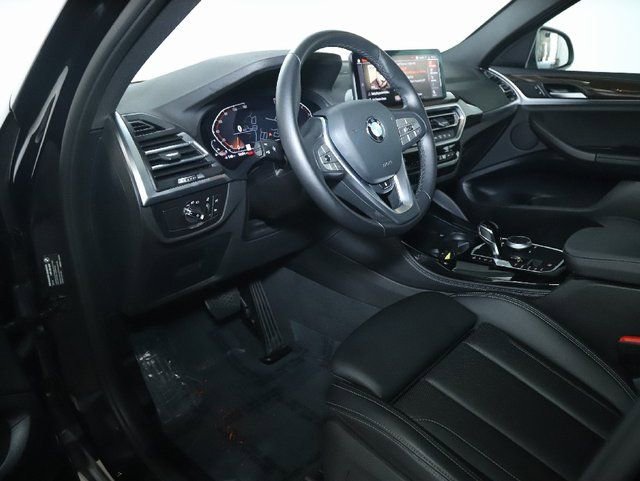 Used 2025 BMW X4 xDrive30i AWD/4WD image 21