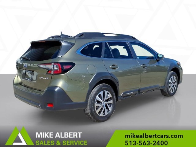 Used 2024 Subaru Outback Premium AWD/4WD image 7
