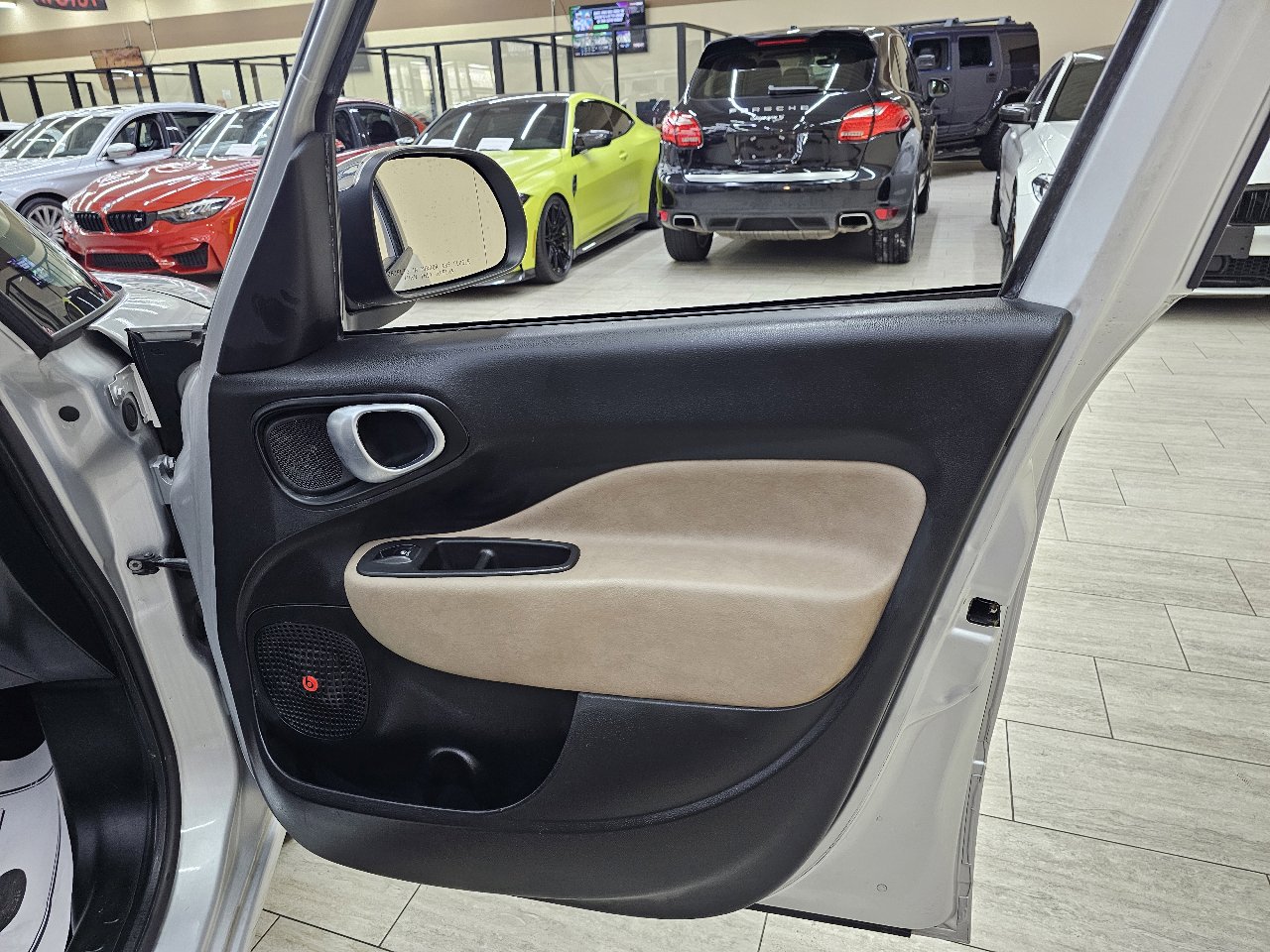 Used 2017 FIAT 500L Lounge w/ Premium Package image 36