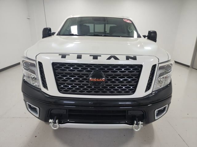 Used 2018 Nissan Titan PRO-4X w/ Pro-4x Convenience Package AWD/4WD image 8