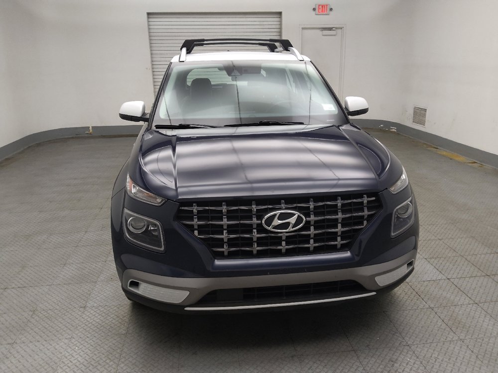 Used 2021 Hyundai Venue FWD image 14