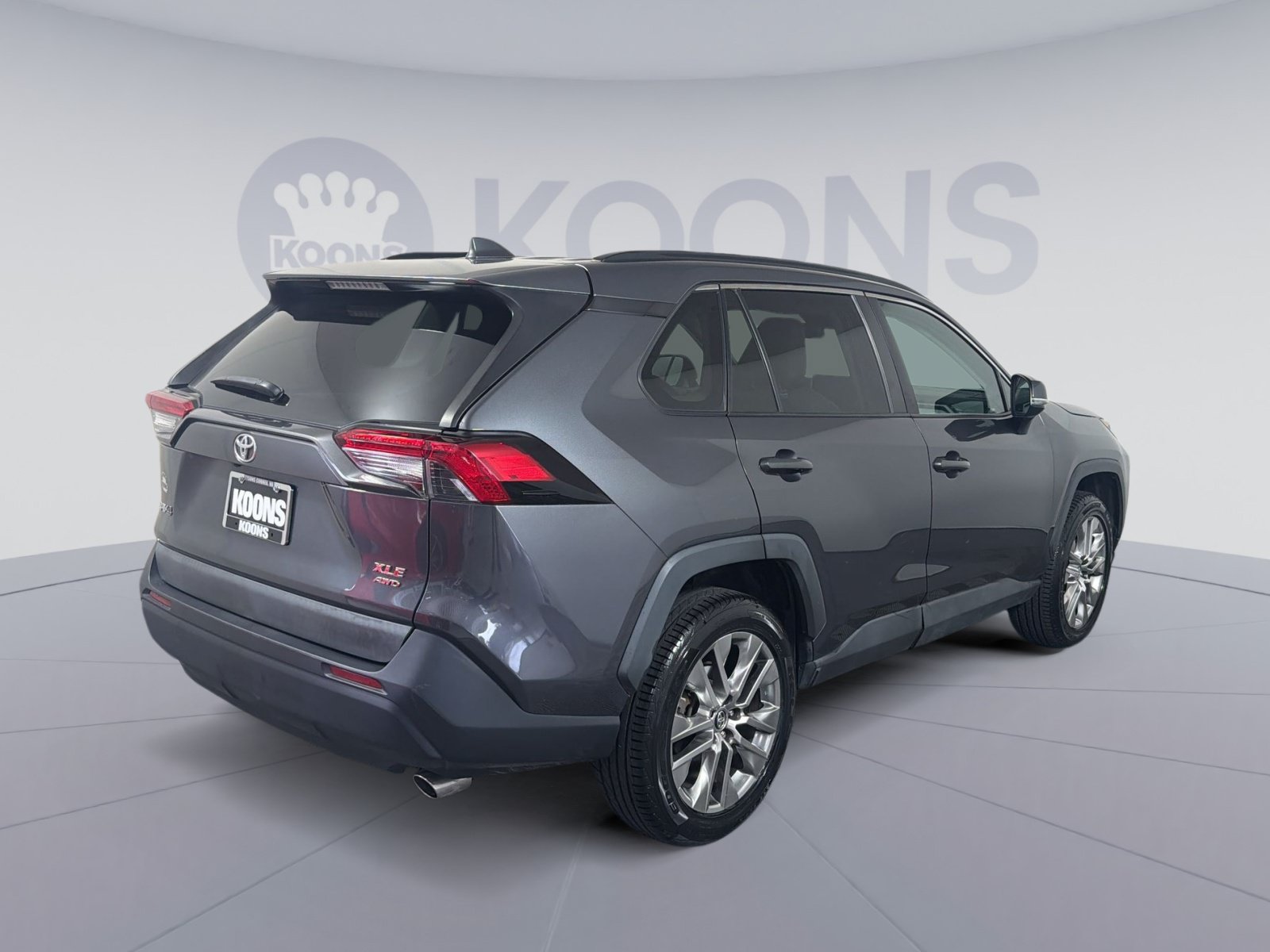 Used 2019 Toyota RAV4 XLE Premium w/ Cold Weather Package AWD/4WD image 7