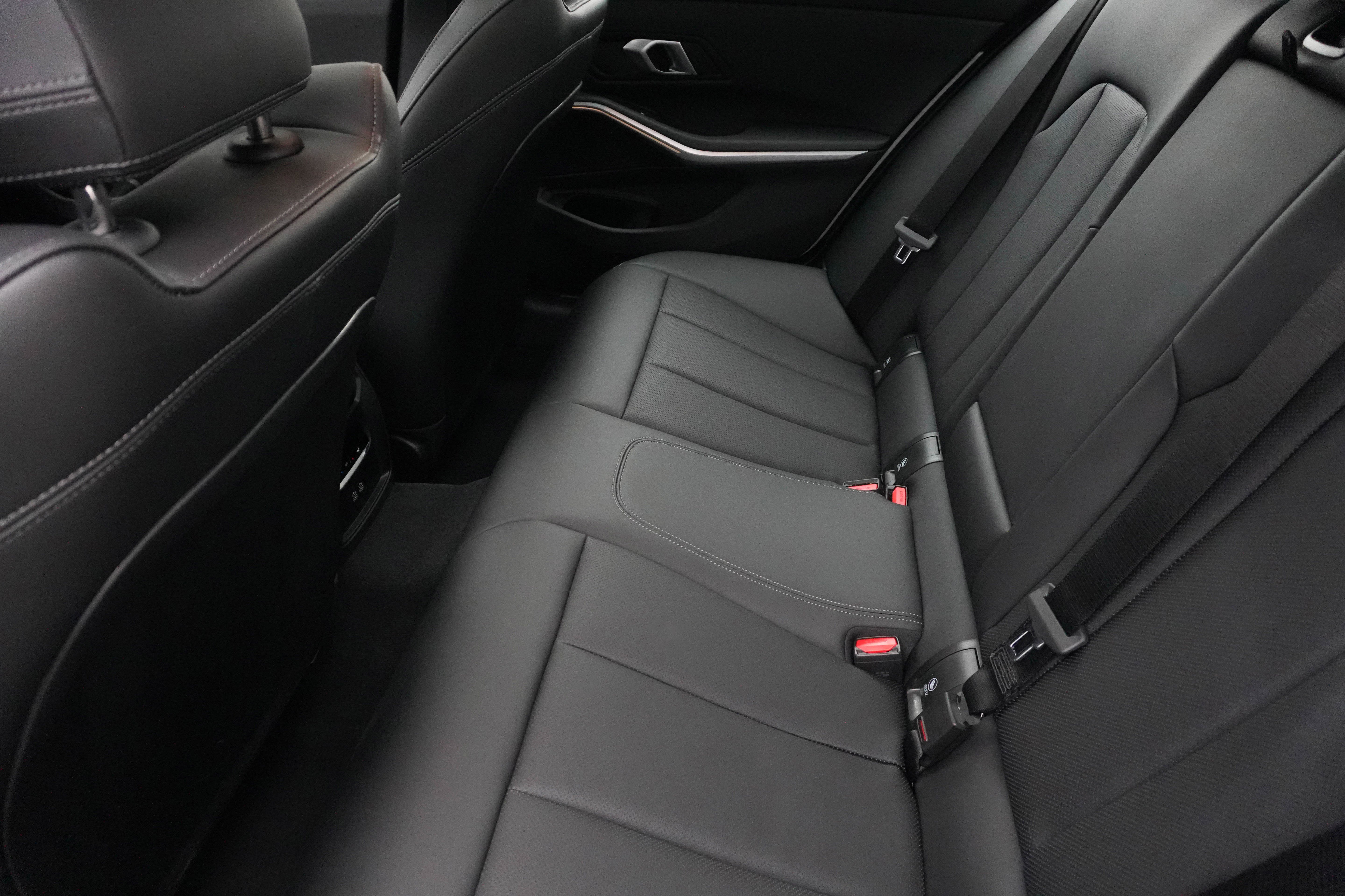 Certified 2025 BMW 330i Sedan image 36