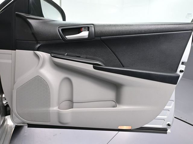 Used 2012 Toyota Camry LE FWD image 38