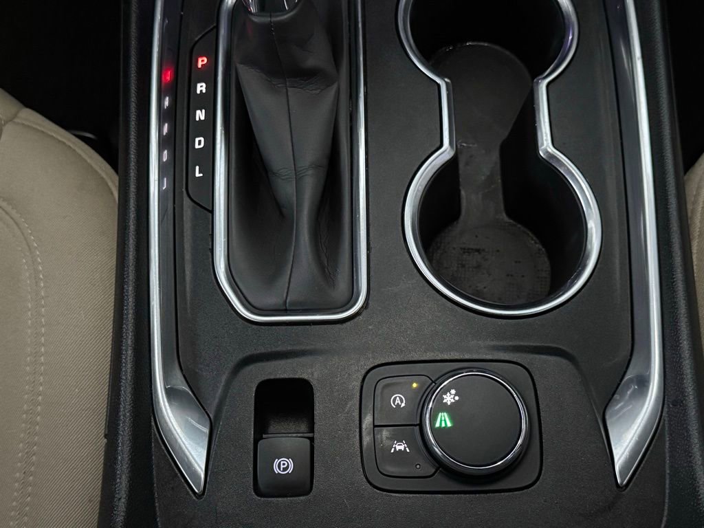 Used 2022 Chevrolet Traverse LS image 31