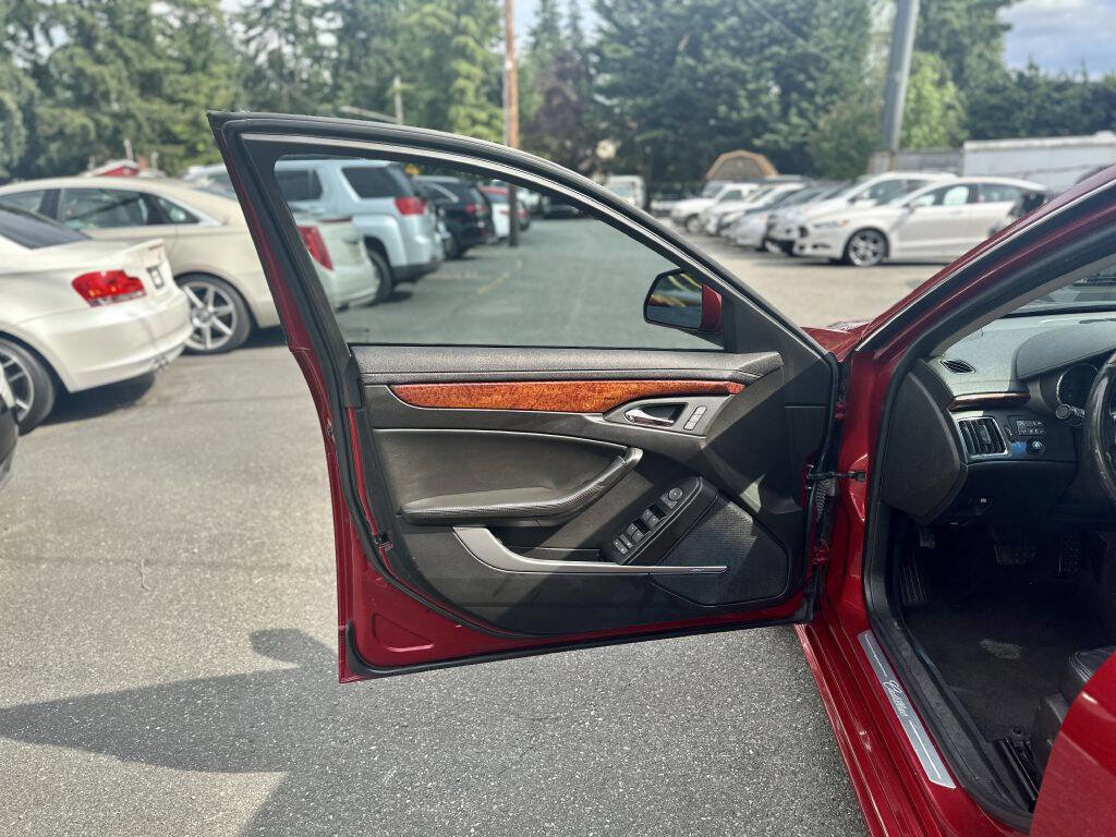 Used 2010 Cadillac CTS Premium image 27