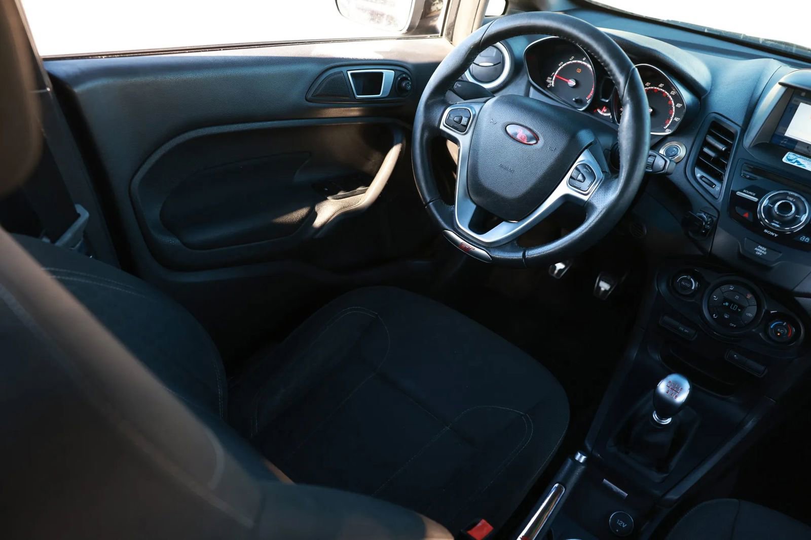 Used 2016 Ford Fiesta ST FWD image 20