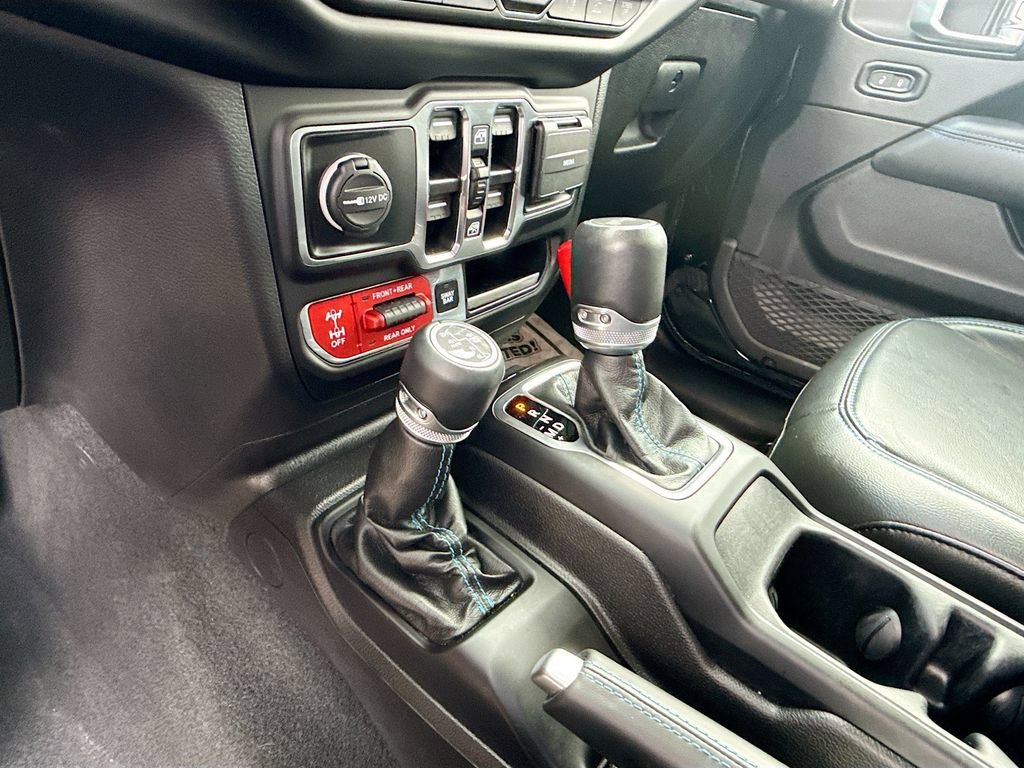 Used 2022 Jeep Wrangler Unlimited Rubicon 4xe w/ Cold Weather Group AWD/4WD image 18