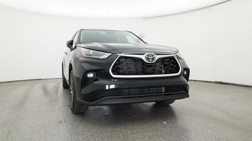 New 2026 Toyota Highlander XLE image 30