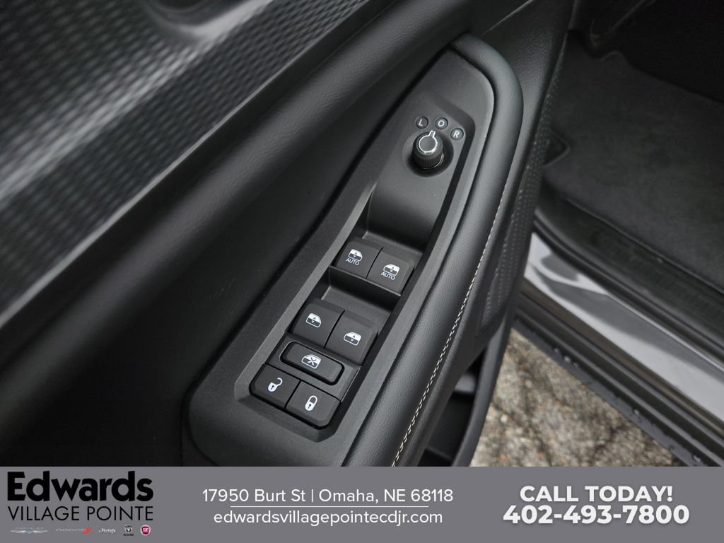 New 2026 Jeep Grand Cherokee L Laredo AWD/4WD image 11