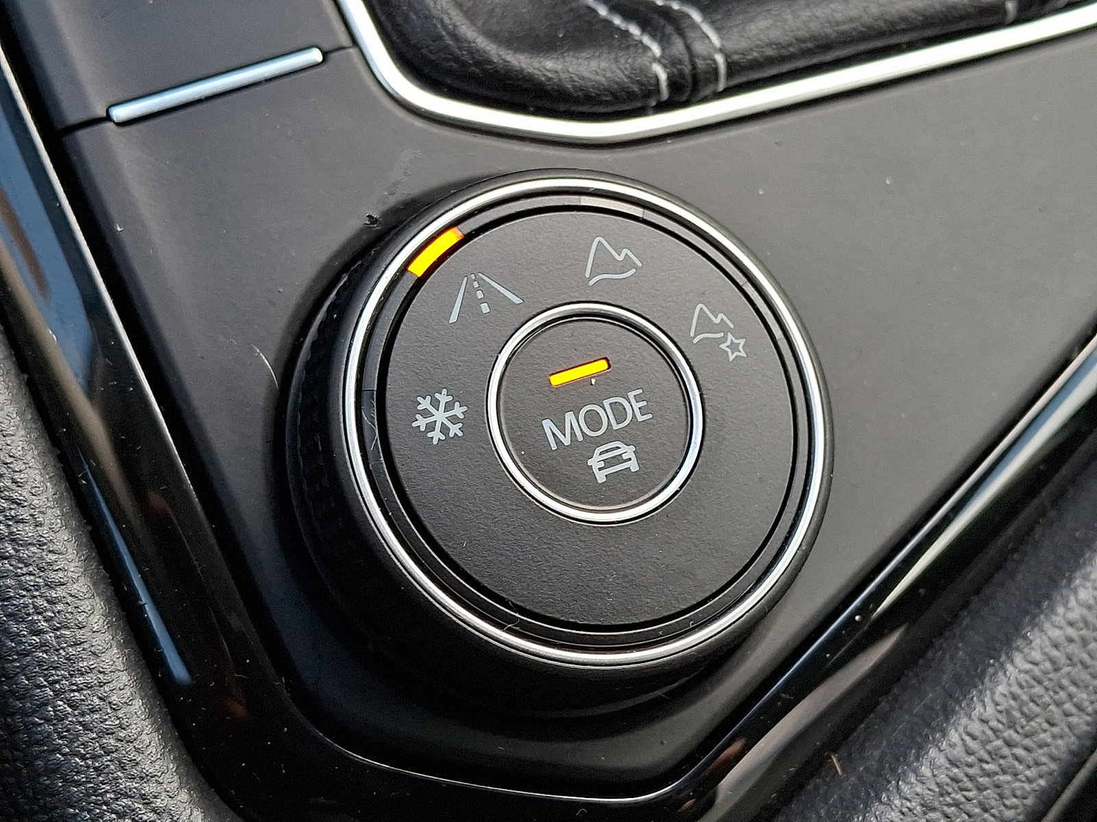 Used 2022 Volkswagen Taos SEL image 25