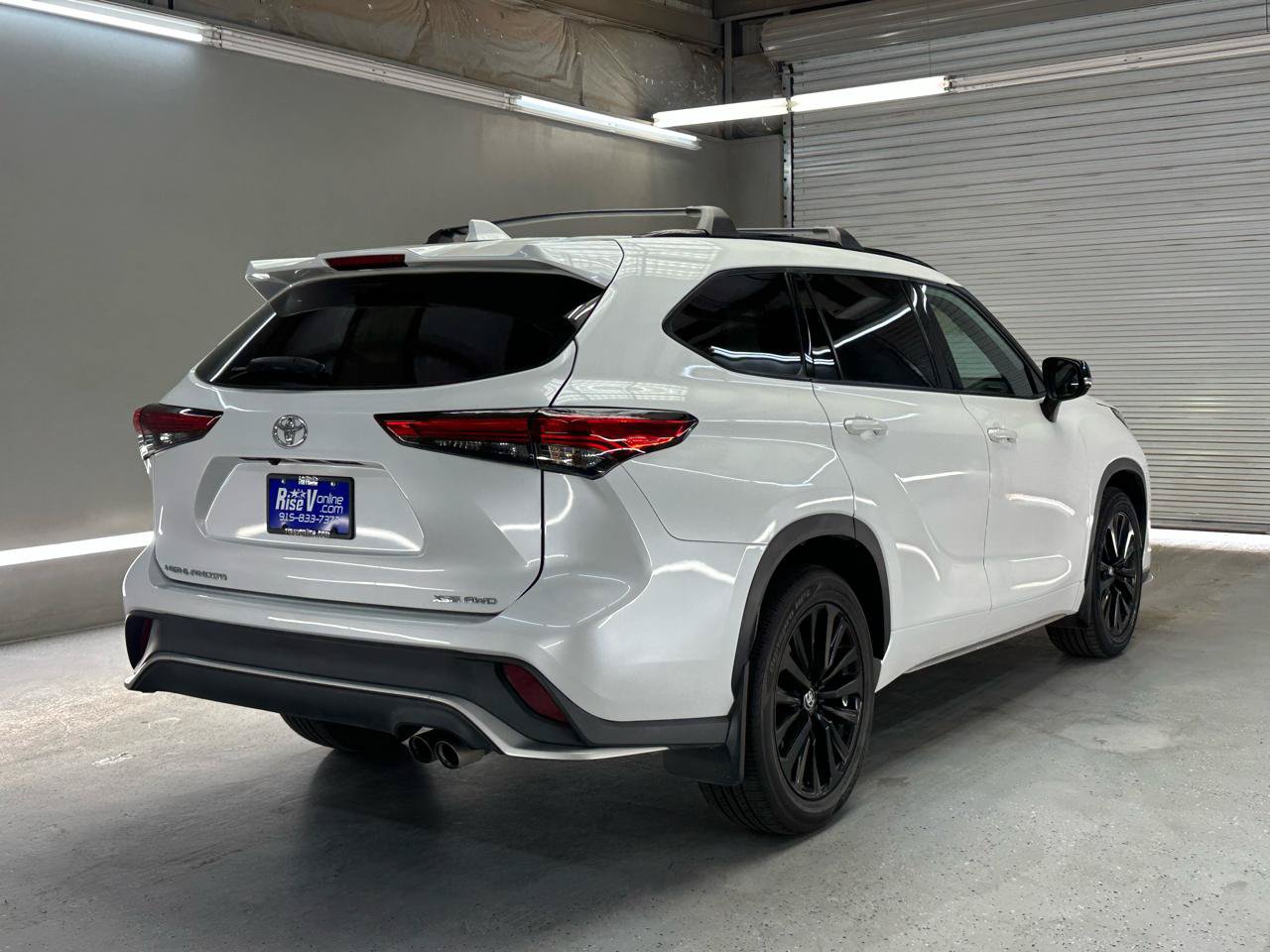 Used 2023 Toyota Highlander XSE AWD/4WD image 7