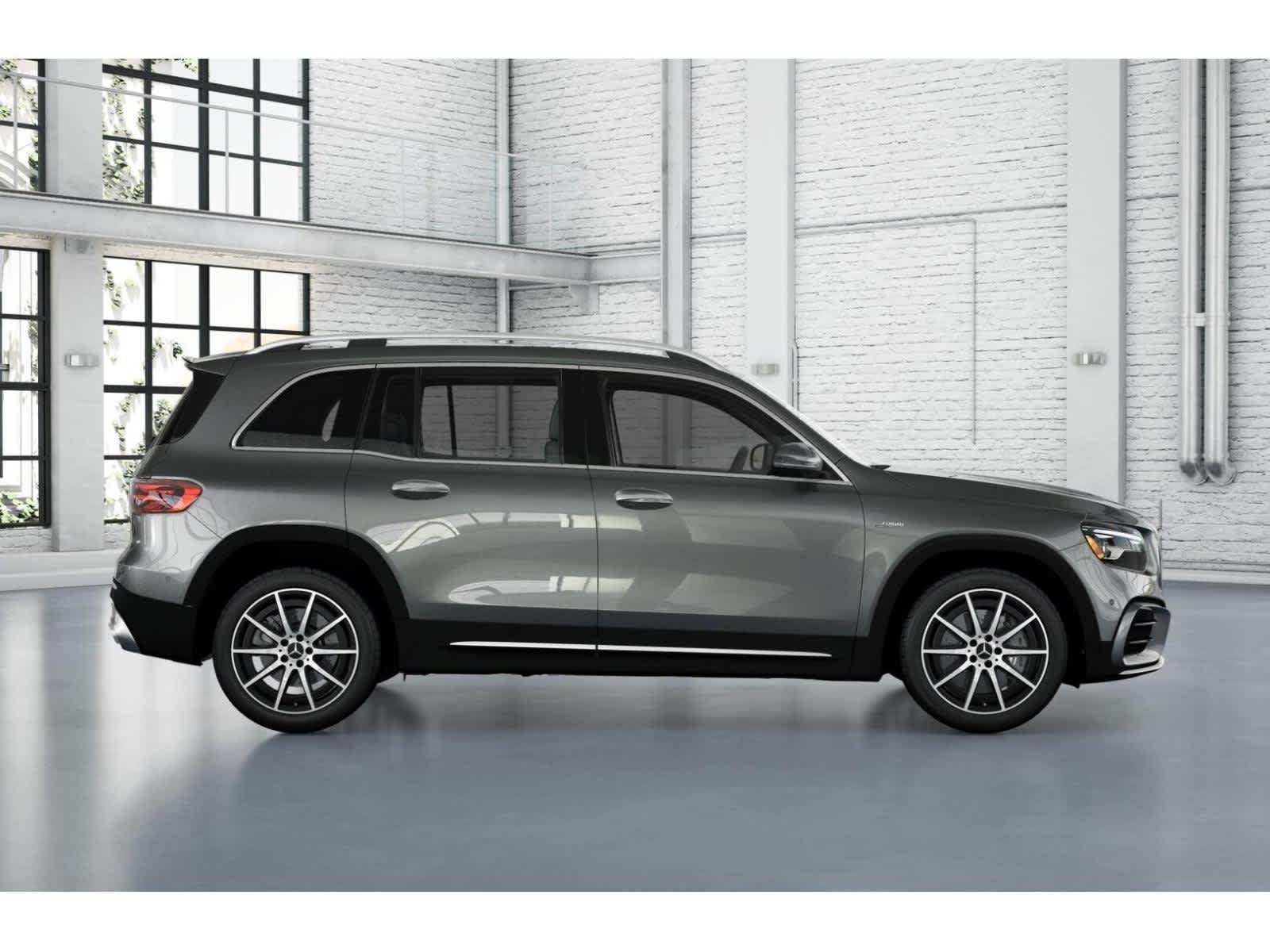 Used 2025 Mercedes-Benz GLB 35 AMG 4MATIC image 2