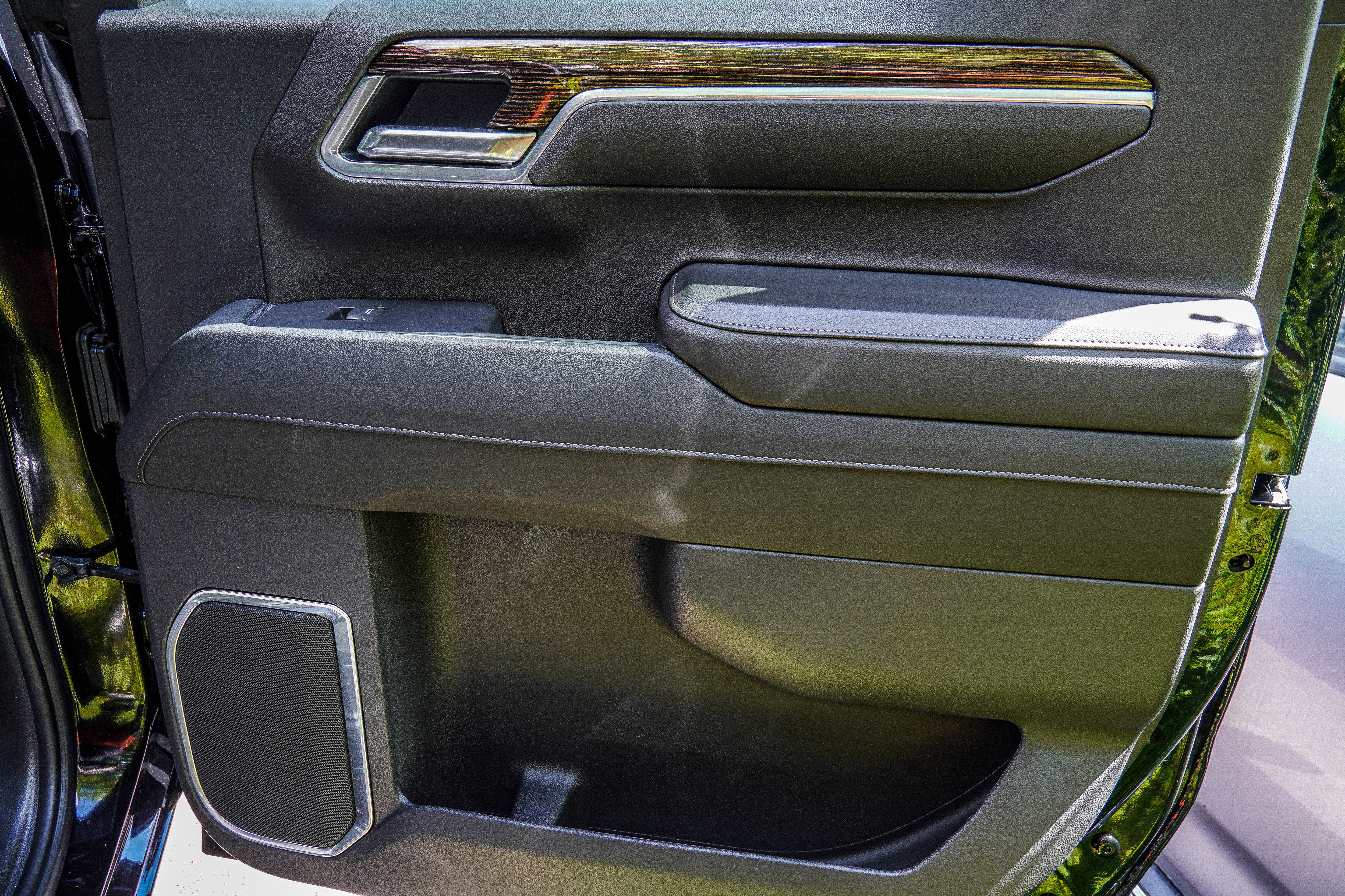 Used 2025 GMC Sierra 1500 Elevation w/ Elevation Premium Package image 42