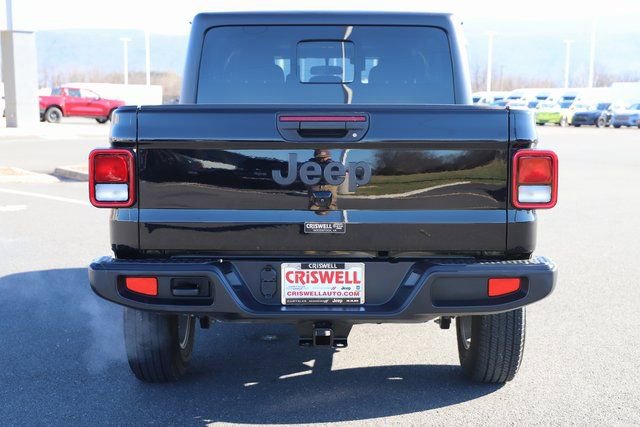 Used 2023 Jeep Gladiator Sport image 4