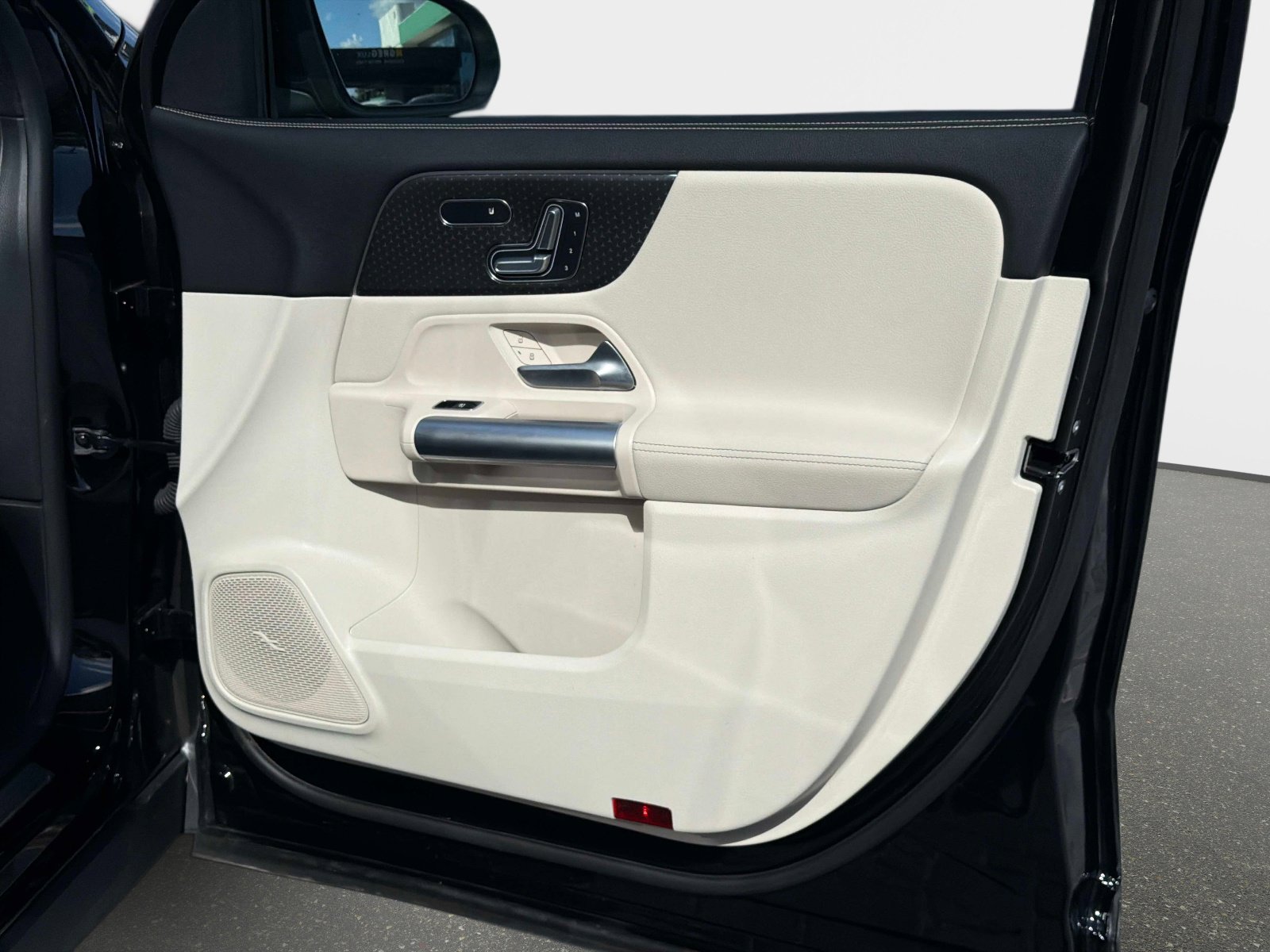 Used 2025 Mercedes-Benz GLA 250 4MATIC image 21